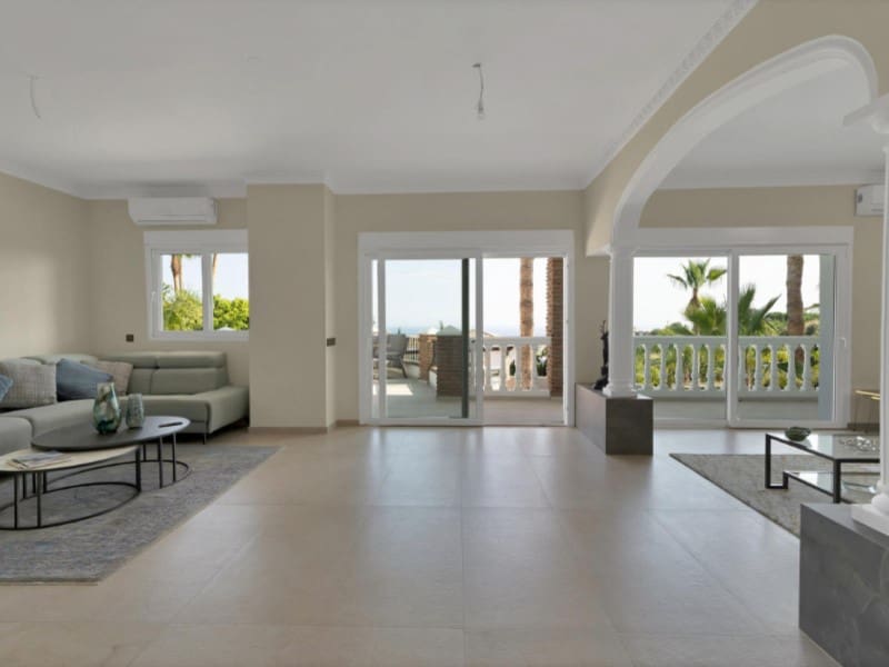 9 makuuhuone Huvila myytävänä paikassa Benalmadena Costa mukana uima-altaan - 2 950 000 € (Ref: 9576506)