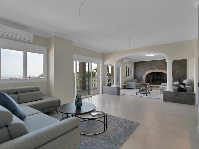 9 makuuhuone Huvila myytävänä paikassa Benalmadena Costa mukana uima-altaan - 2 950 000 € (Ref: 9576506)