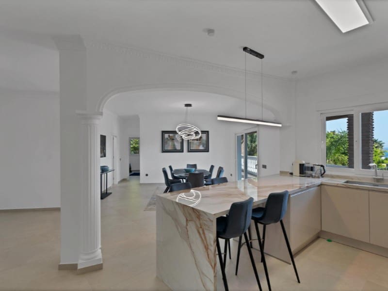 9 makuuhuone Huvila myytävänä paikassa Benalmadena Costa mukana uima-altaan - 2 950 000 € (Ref: 9576506)