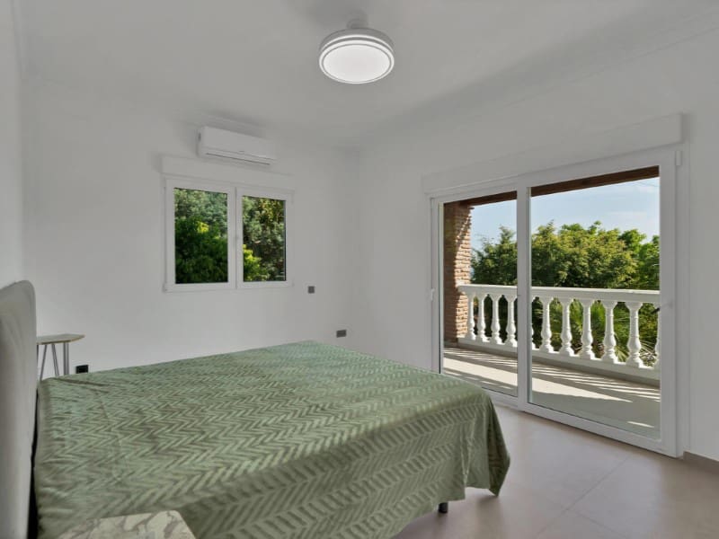 9 makuuhuone Huvila myytävänä paikassa Benalmadena Costa mukana uima-altaan - 2 950 000 € (Ref: 9576506)