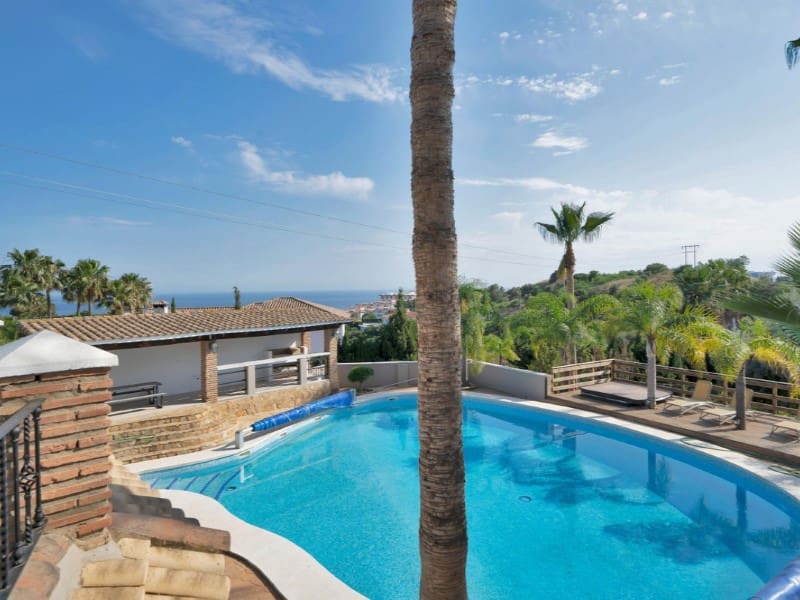 9 makuuhuone Huvila myytävänä paikassa Benalmadena Costa mukana uima-altaan - 2 950 000 € (Ref: 9576506)