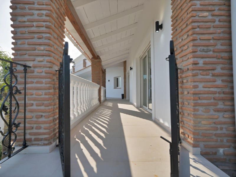 9 makuuhuone Huvila myytävänä paikassa Benalmadena Costa mukana uima-altaan - 2 950 000 € (Ref: 9576506)