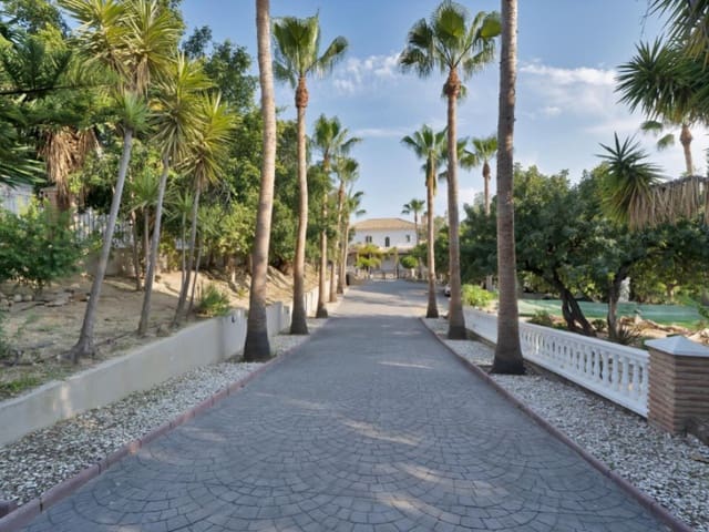 9 makuuhuone Huvila myytävänä paikassa Benalmadena Costa, Benalmádena mukana uima-altaan - 2 950 000 € (Ref: 9576506)