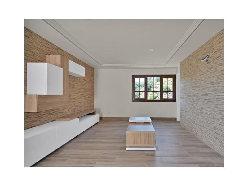 3 bedroom Villa for sale in Marbella with pool - € 990,000 (Ref: 9576507)