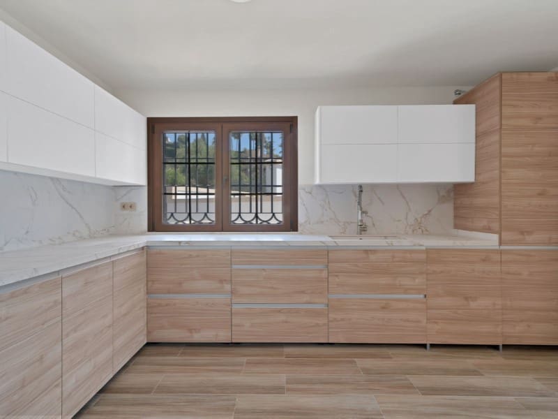 3 bedroom Villa for sale in Marbella with pool - € 990,000 (Ref: 9576507)