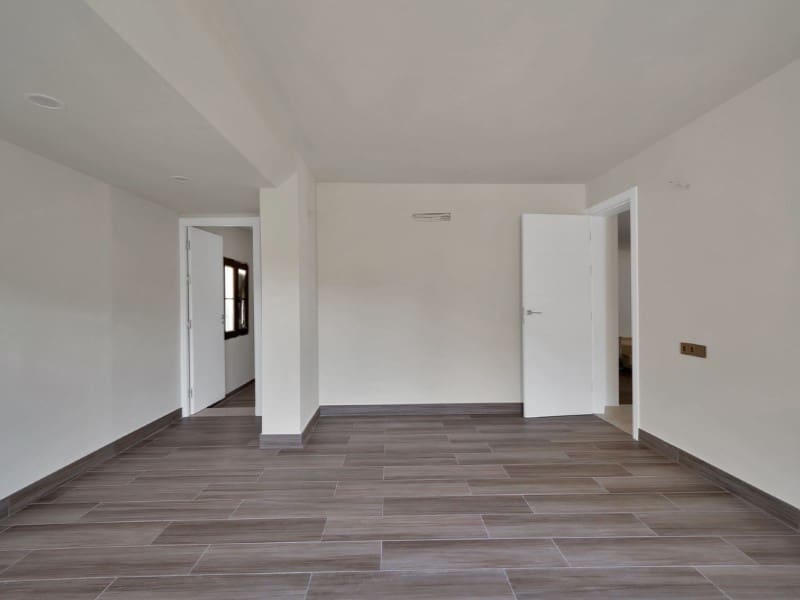 3 bedroom Villa for sale in Marbella with pool - € 990,000 (Ref: 9576507)