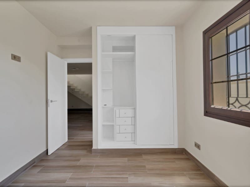 3 bedroom Villa for sale in Marbella with pool - € 990,000 (Ref: 9576507)