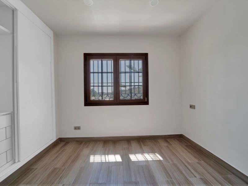 3 bedroom Villa for sale in Marbella with pool - € 990,000 (Ref: 9576507)