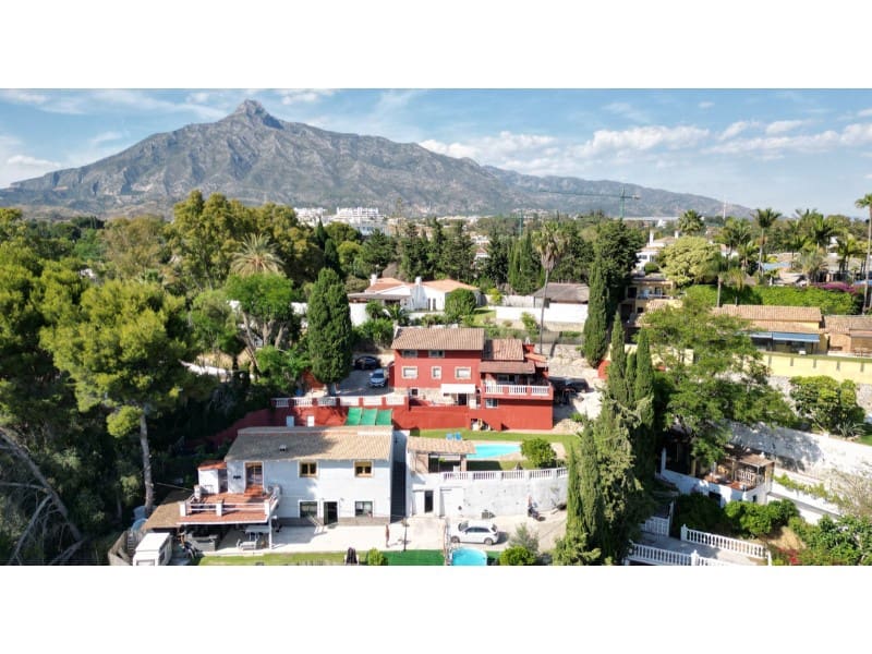 7 bedroom Villa for sale in Marbella - € 3,250,000 (Ref: 9576508)