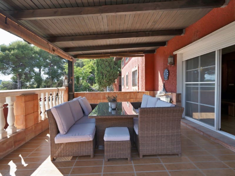 7 bedroom Villa for sale in Marbella - € 3,250,000 (Ref: 9576508)