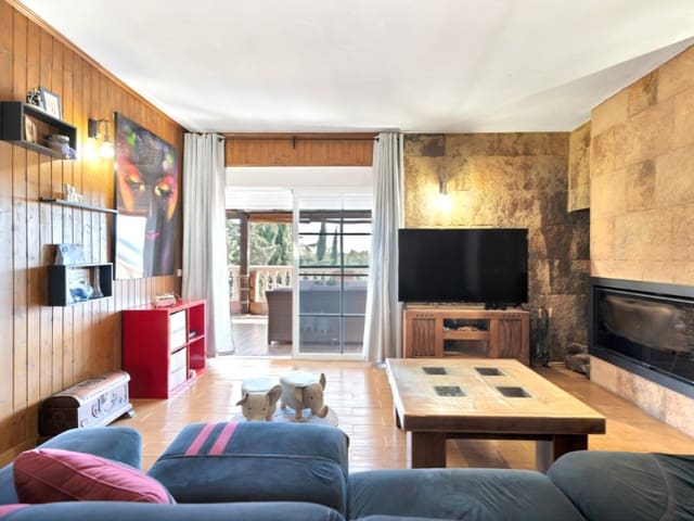 7 bedroom Villa for sale in Marbella Centro, Marbella - € 3,250,000 (Ref: 9576508)