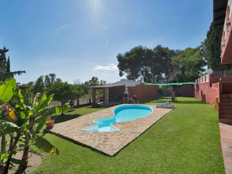 7 bedroom Villa for sale in Marbella - € 3,250,000 (Ref: 9576508)