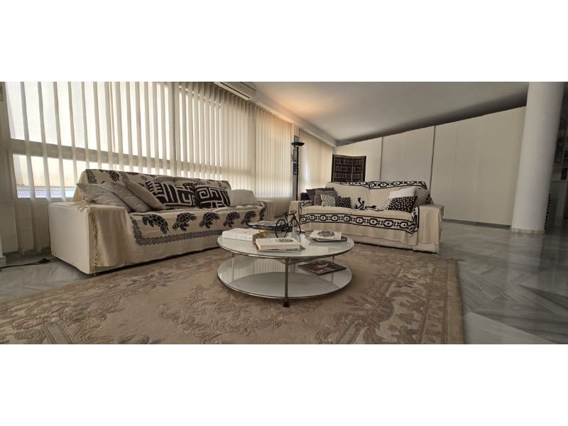 2 bedroom Apartment for sale in Marbella with pool - € 1,250,000 (Ref: 9576511)