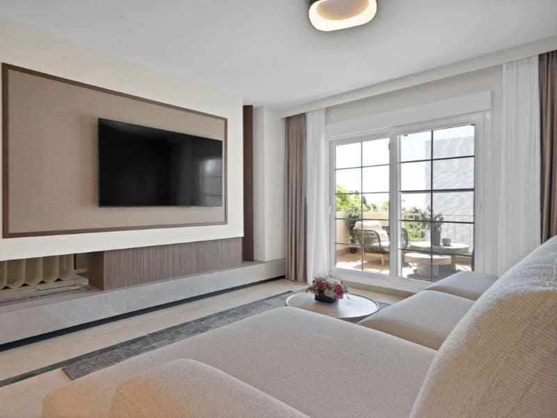 2 bedroom Apartment for sale in Marbella with pool - € 1,199,000 (Ref: 9576514)