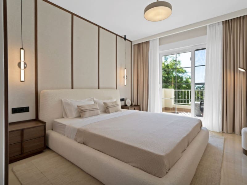 2 bedroom Apartment for sale in Marbella with pool - € 1,199,000 (Ref: 9576514)