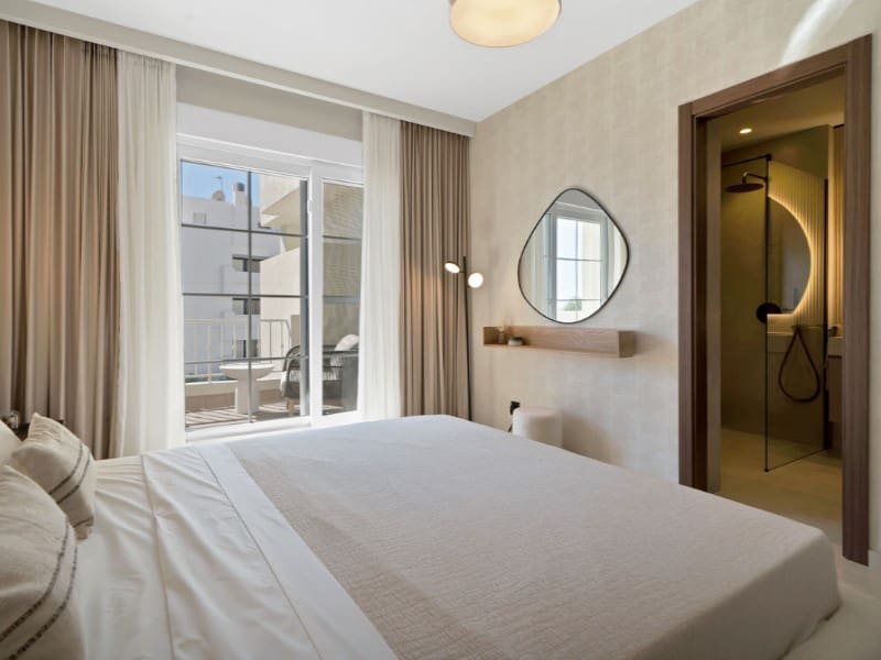 2 bedroom Apartment for sale in Marbella with pool - € 1,199,000 (Ref: 9576514)