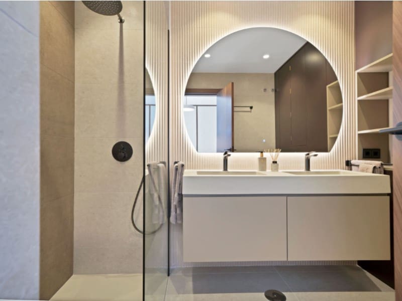 2 bedroom Apartment for sale in Marbella with pool - € 1,199,000 (Ref: 9576514)