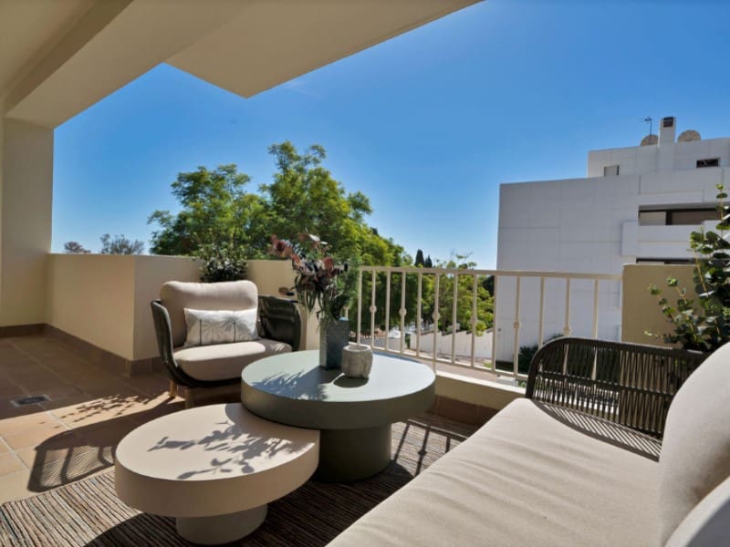 2 bedroom Apartment for sale in Marbella with pool - € 1,199,000 (Ref: 9576514)