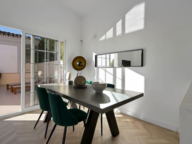 5 chambre Villa/Maison Semi-Mitoyenne à vendre à Marbella Centro, Marbella - 1 795 000 € (Ref: 9576515)