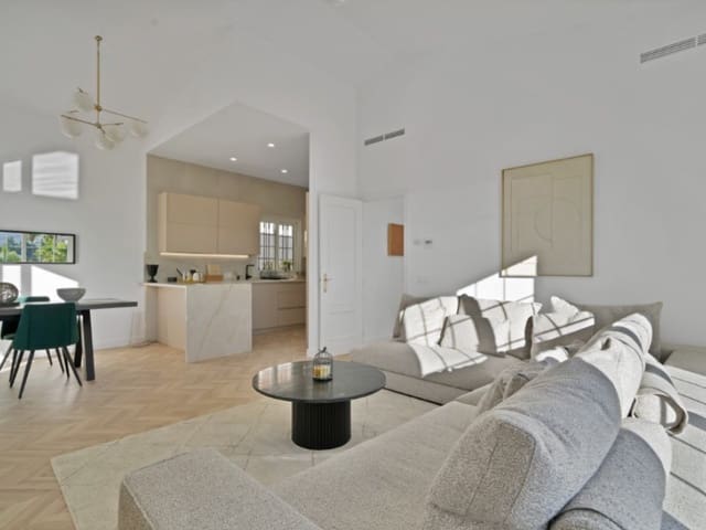 5 chambre Villa/Maison Semi-Mitoyenne à vendre à Marbella Centro, Marbella - 1 795 000 € (Ref: 9576515)