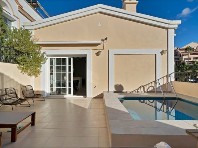 5 chambre Villa/Maison Semi-Mitoyenne à vendre à Marbella Centro, Marbella - 1 795 000 € (Ref: 9576515)