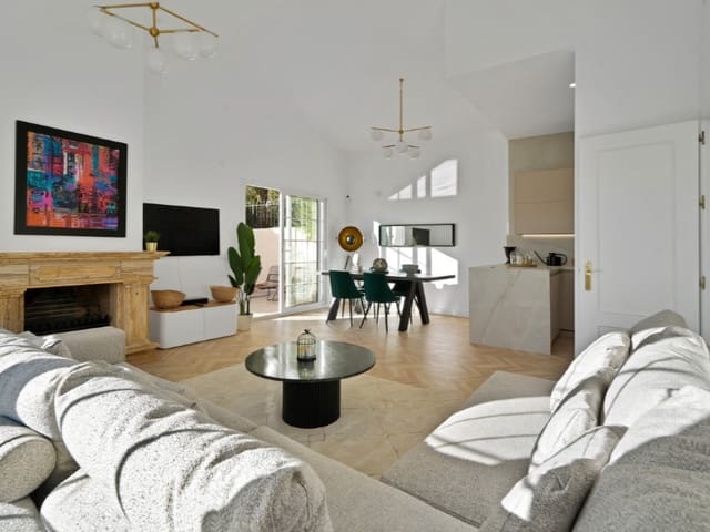 5 chambre Villa/Maison Semi-Mitoyenne à vendre à Marbella Centro, Marbella - 1 795 000 € (Ref: 9576515)