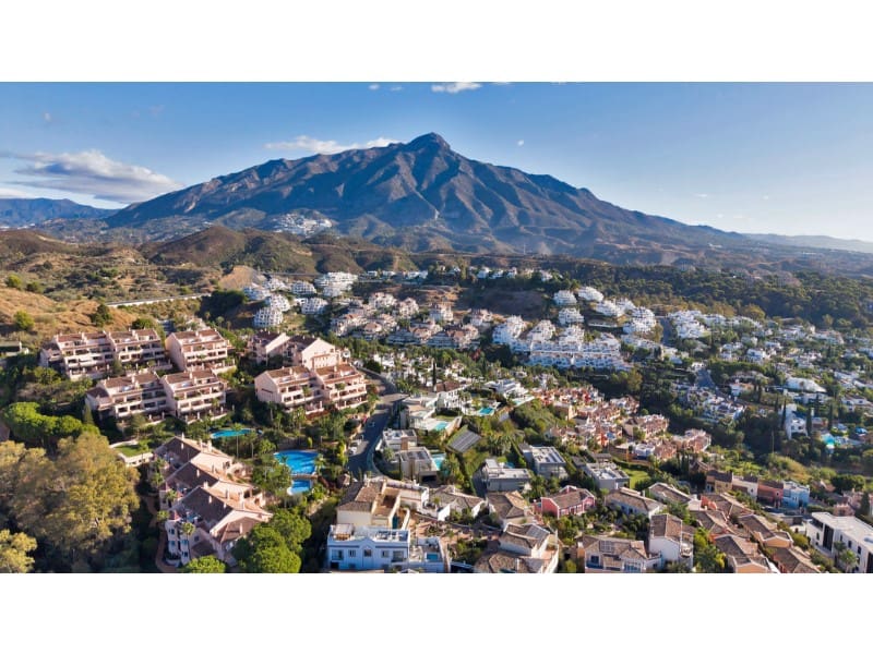 5 chambre Villa/Maison Semi-Mitoyenne à vendre à Marbella - 1 795 000 € (Ref: 9576515)