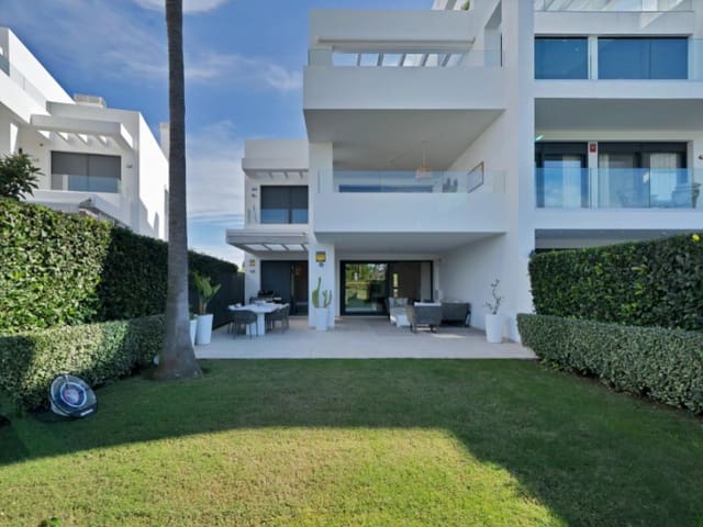 3 bedroom Apartment for sale in Atalaya-Isdabe, Estepona with pool - € 895,000 (Ref: 9576517)