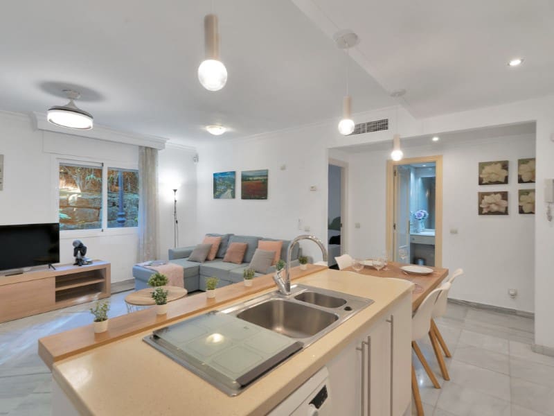 2 sovrum Lägenhet till salu i Golden Mile med pool - 575 000 € (Ref: 9576519)