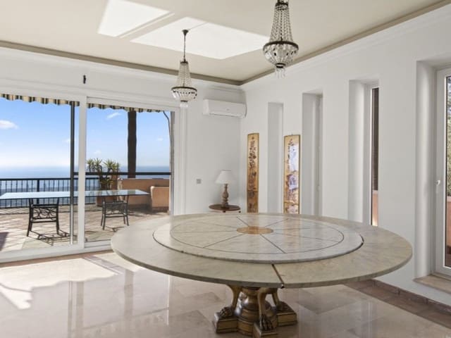 5 Zimmer Villa zu verkaufen in Santa María, Marbella mit Pool - 1.450.000 € (Ref: 9576520)