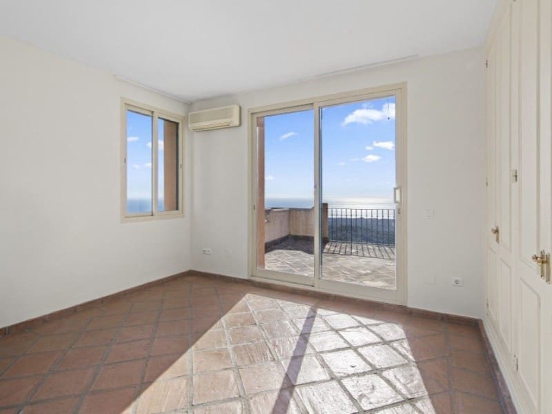 5 Zimmer Villa zu verkaufen in Marbella mit Pool - 1.450.000 € (Ref: 9576520)