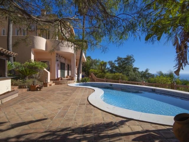 5 Zimmer Villa zu verkaufen in Santa María, Marbella mit Pool - 1.450.000 € (Ref: 9576520)