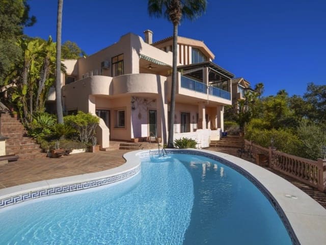 5 Zimmer Villa zu verkaufen in Santa María, Marbella mit Pool - 1.450.000 € (Ref: 9576520)