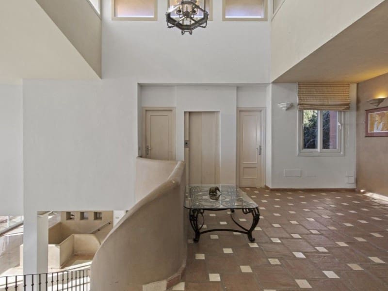 5 Zimmer Villa zu verkaufen in Marbella mit Pool - 1.450.000 € (Ref: 9576520)