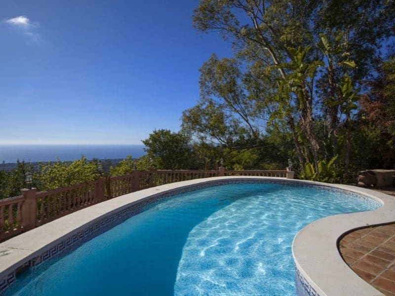 5 Zimmer Villa zu verkaufen in Marbella mit Pool - 1.450.000 € (Ref: 9576520)