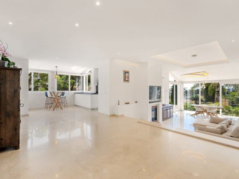 Chalet de 4 habitaciones en Mijas Golf en venta con piscina - 1.380.000 € (Ref: 9576521)