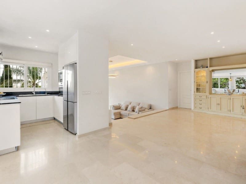 Chalet de 4 habitaciones en Mijas Golf en venta con piscina - 1.380.000 € (Ref: 9576521)