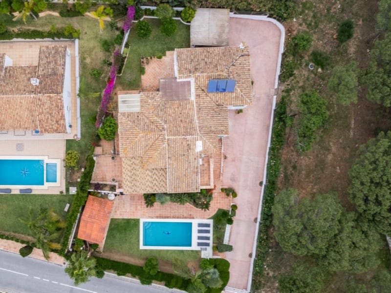 Chalet de 4 habitaciones en Mijas Golf en venta con piscina - 1.380.000 € (Ref: 9576521)