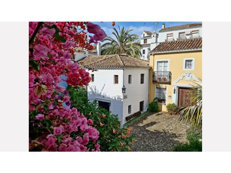 3 soveværelse Semi-Rækkehus til salg i Los Monteros - € 1.150.000 (Ref: 9576523)