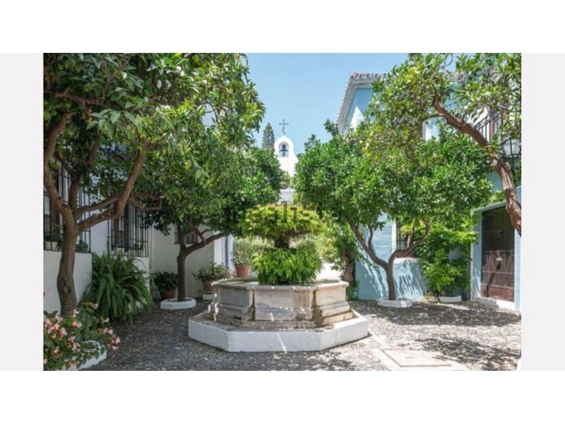 3 soveværelse Semi-Rækkehus til salg i Los Monteros - € 1.150.000 (Ref: 9576523)