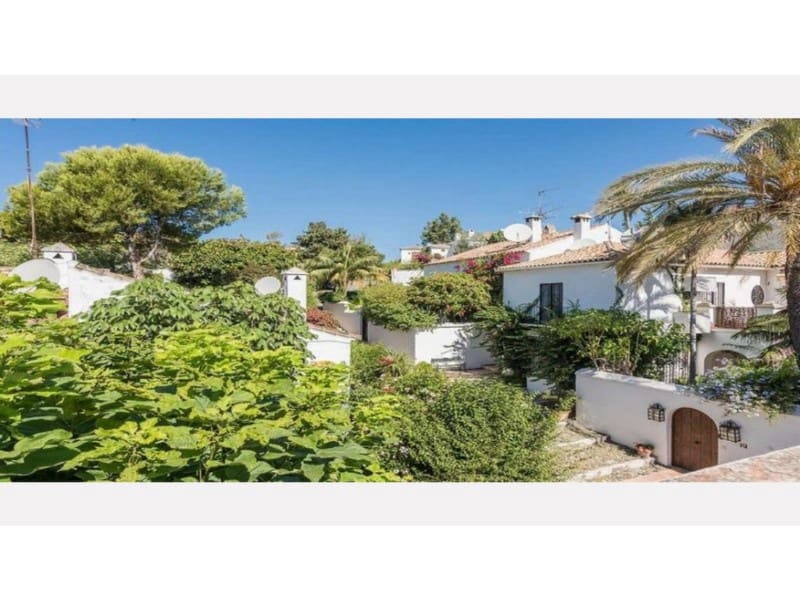 3 soveværelse Semi-Rækkehus til salg i Los Monteros - € 1.150.000 (Ref: 9576523)