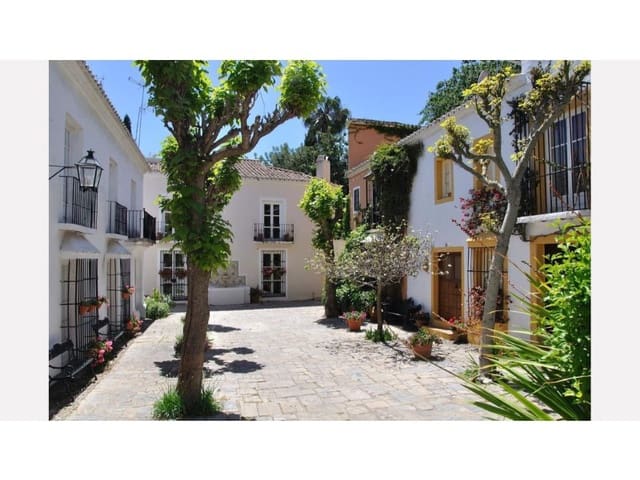 3 makuuhuone Paritalo myytävänä paikassa Los Monteros, Marbella - 1 150 000 € (Ref: 9576523)