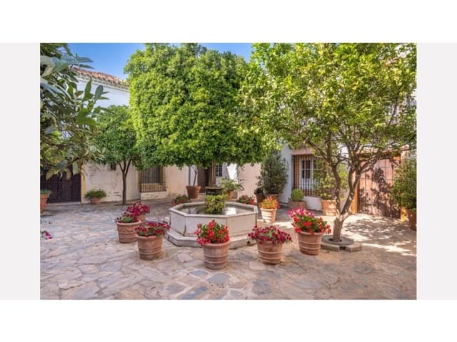 3 makuuhuone Paritalo myytävänä paikassa Los Monteros, Marbella - 1 150 000 € (Ref: 9576523)