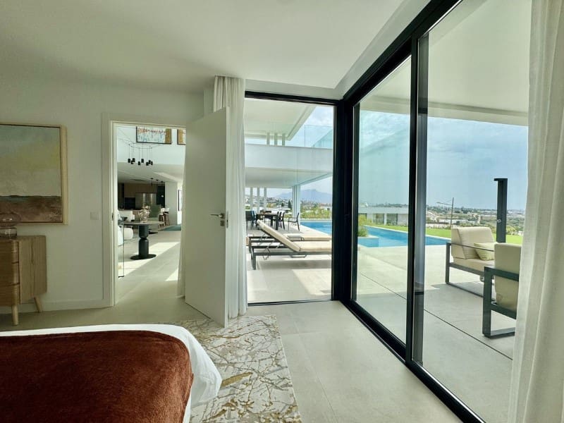 6 quarto Moradia para venda em New Golden Mile com piscina - 2 980 000 € (Ref: 9576526)