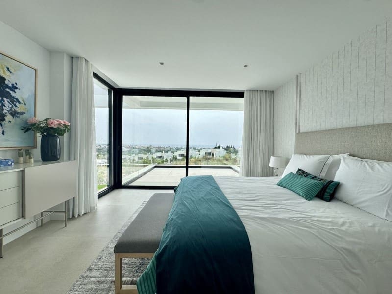 6 quarto Moradia para venda em New Golden Mile com piscina - 2 980 000 € (Ref: 9576526)