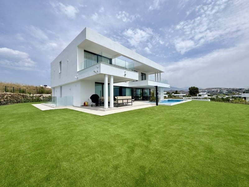 6 quarto Moradia para venda em New Golden Mile com piscina - 2 980 000 € (Ref: 9576526)