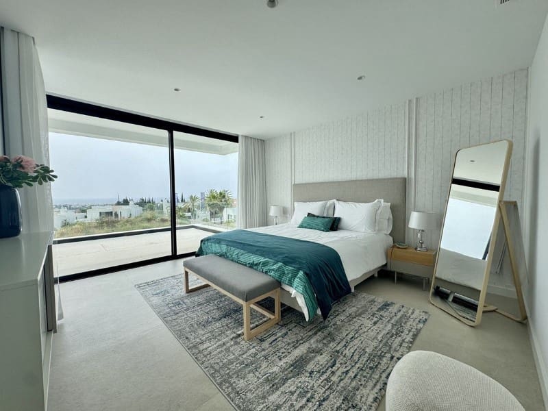 6 quarto Moradia para venda em New Golden Mile com piscina - 2 980 000 € (Ref: 9576526)