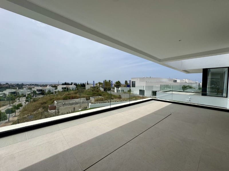 6 quarto Moradia para venda em New Golden Mile com piscina - 2 980 000 € (Ref: 9576526)