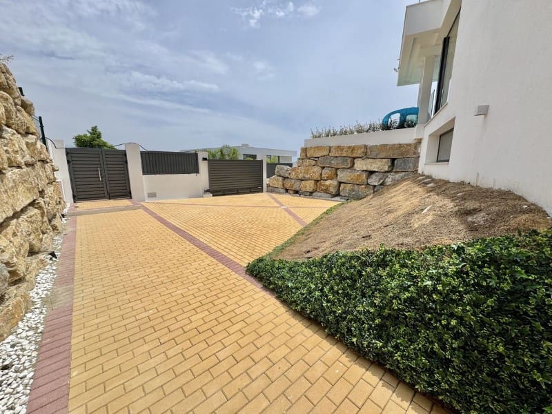 6 quarto Moradia para venda em New Golden Mile com piscina - 2 980 000 € (Ref: 9576526)