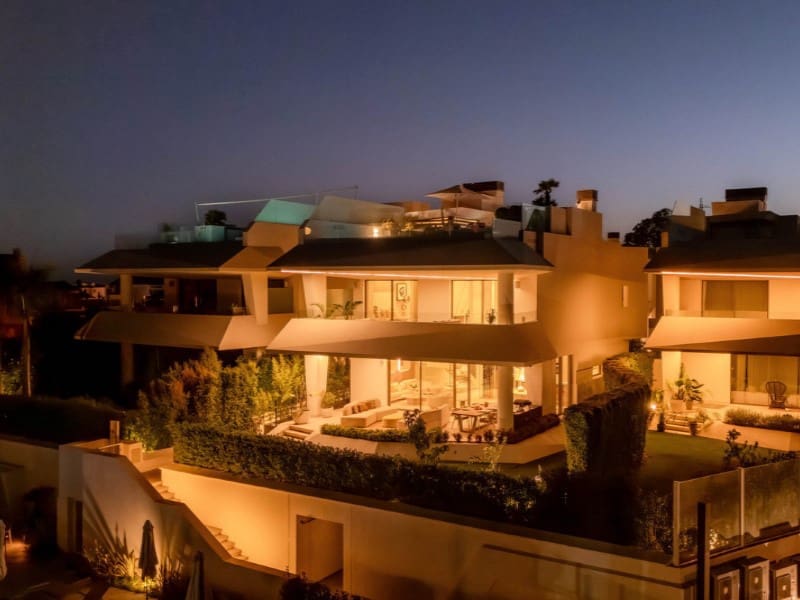 4 sypialnia Willa na sprzedaż w Nueva Andalucia z basenem - 4 495 000 € (Ref: 9576527)